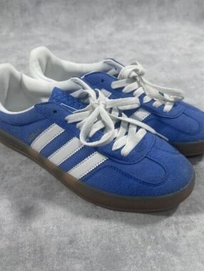 Adidas Originals Gazelle Blue/Gum Mens 8 / Womens 10 HQ8717 Soccer Casual Shoe